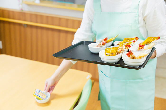 洗濯・食事・買い物等の介助
